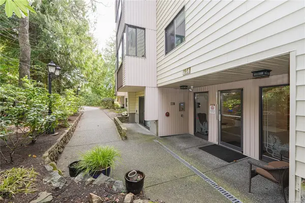 614 Fernhill Pl # 404, Esquimalt BC V9A 4Z1