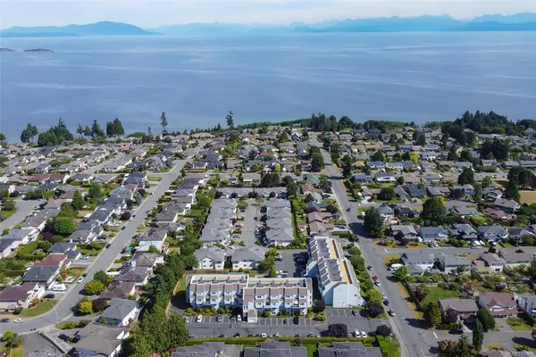 6231 Blueback Rd # 102A, Nanaimo BC V9V 1J3