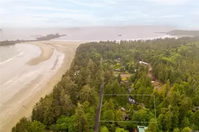 1364 Chesterman Beach Rd, Tofino BC V0R 2Z0