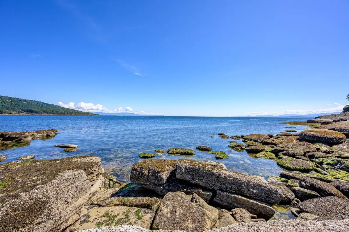 6552 East Rd, Denman Island BC V0R 1T0
