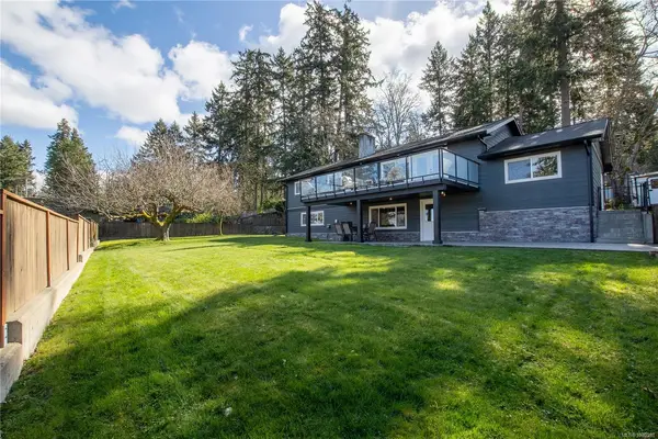 1655 Maple Bay Rd, Duncan BC V9L 5N7 - 5 bed, 2 bath in Duncan