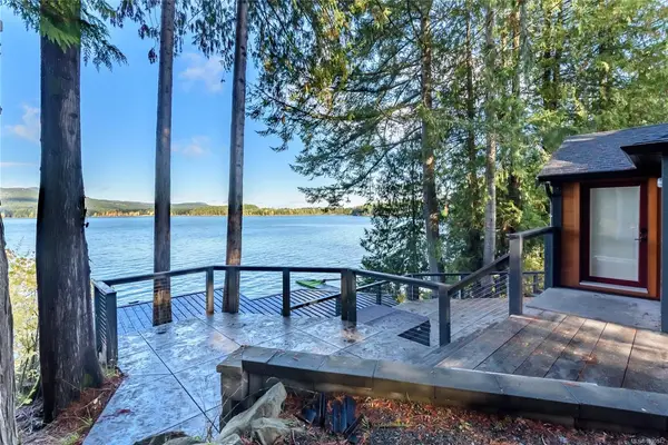 111 Horbury Rd, Cumberland BC V0R 1S0 - 3 bed, 3 bath in Cumberland