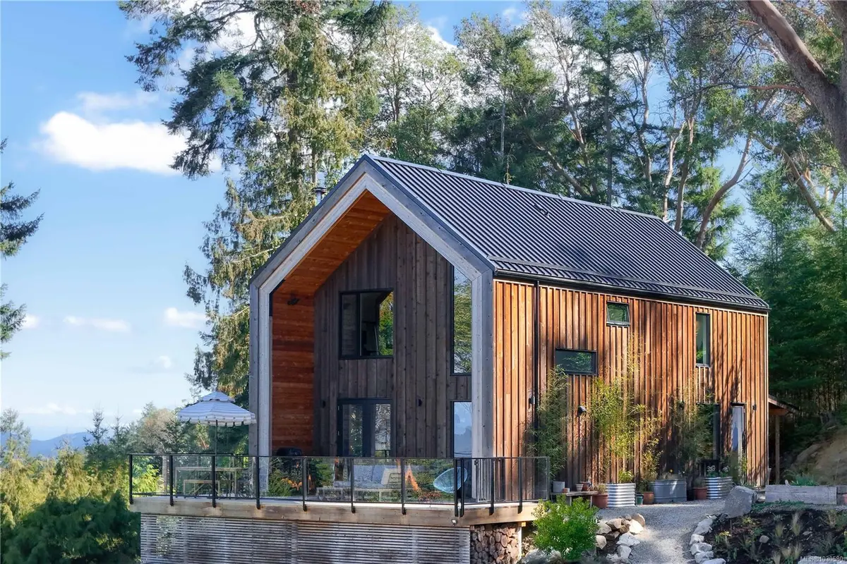 128 Spring Gold Way, Salt Spring BC V8K 2Y1