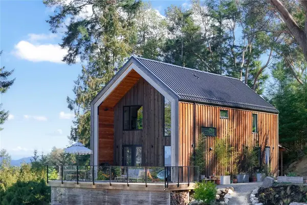 128 Spring Gold Way, Salt Spring BC V8K 2Y1 - 4 bed, 3 bath in Salt Spring