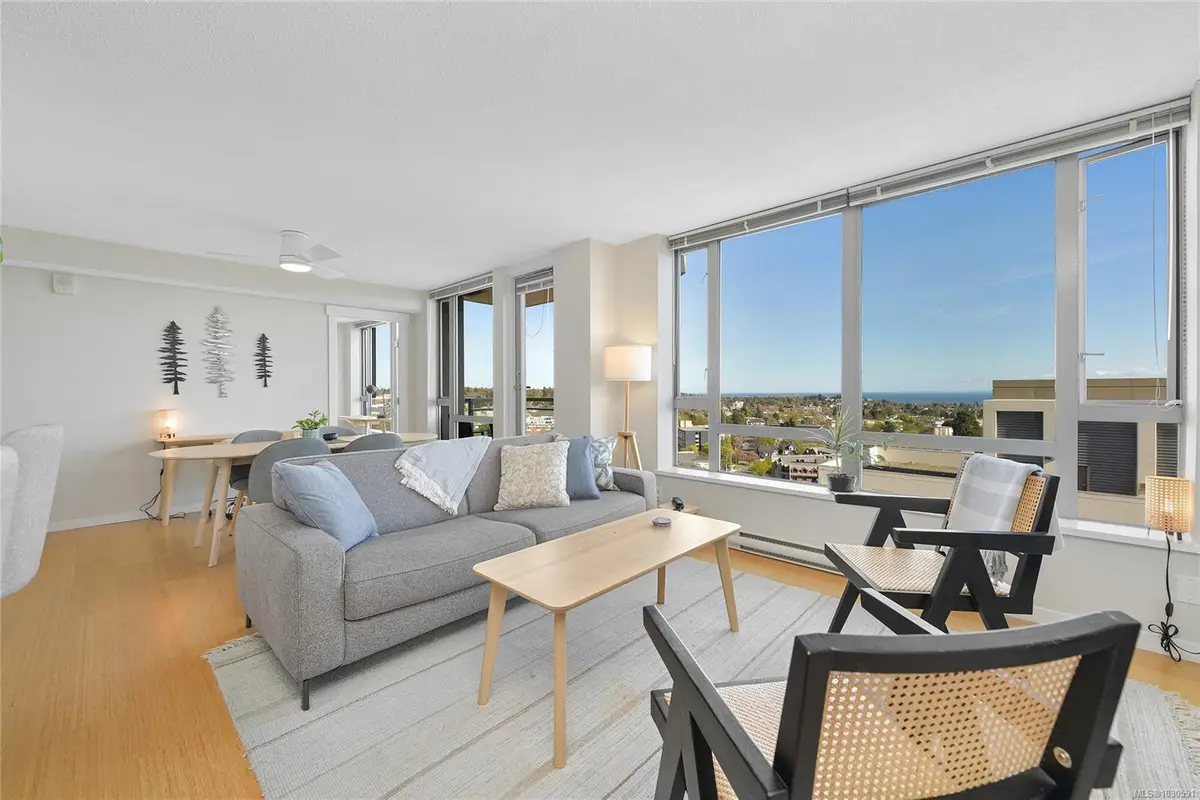 751 Fairfield Rd # 1903, Victoria BC V8W 4A4