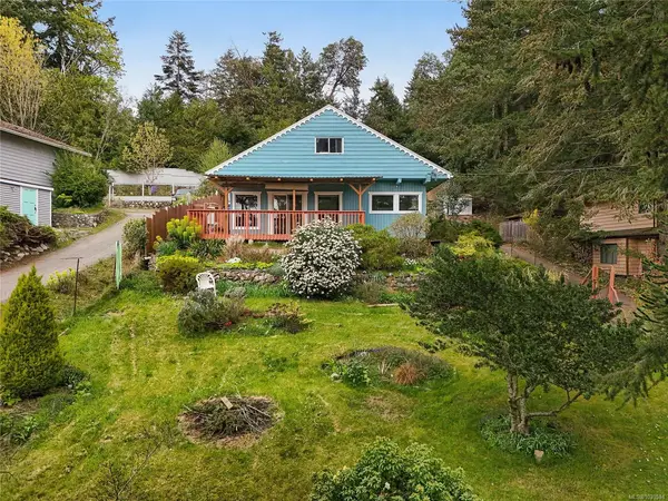 279 Wood Dale Dr, Mayne Island BC V0N 2J2