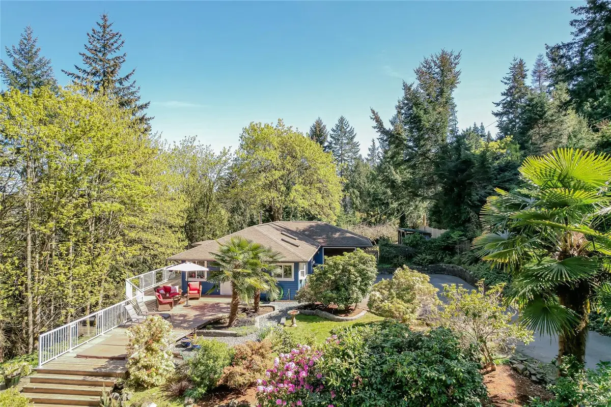 170 Woodland Dr, Salt Spring BC V8K 1K2