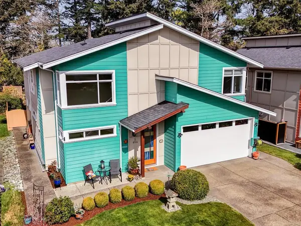 854 Caroline Rd # 2, Esquimalt BC V9A 4L9