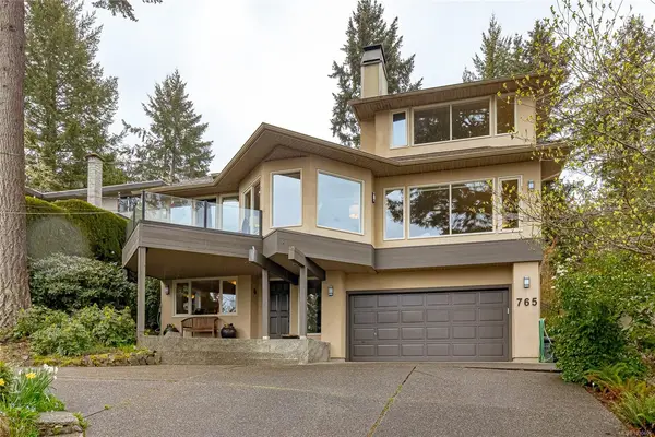 765 Sea Dr, Central Saanich BC V8M 1B1 — Pending Sale in Central Saanich