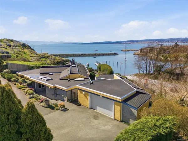 312 Clifton Terr, Esquimalt BC V9A 5X9