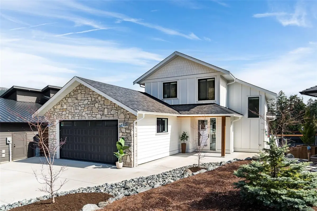 9386 Lakefront Rise, Lake Cowichan BC V0R 2G1