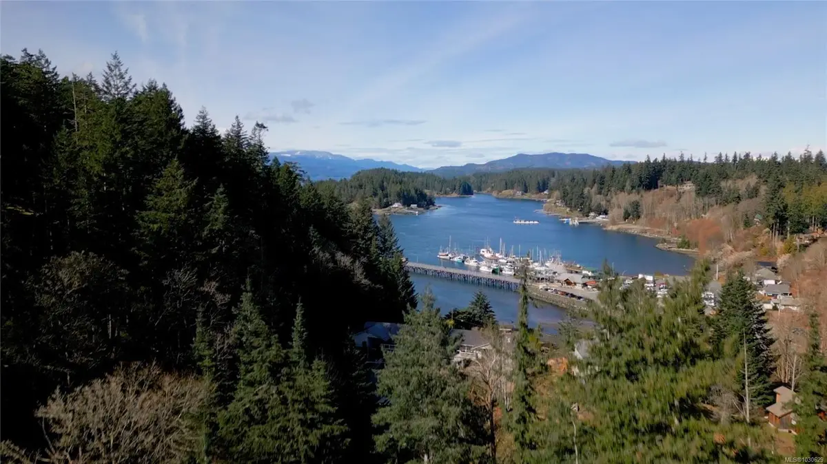 615 Green Rd, Quadra Island BC V0P 1N0