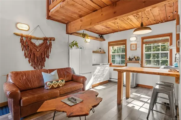 1002 Peninsula Rd # 19, Ucluelet BC V0R 3A0 - 1 bed, 1 bath in Ucluelet