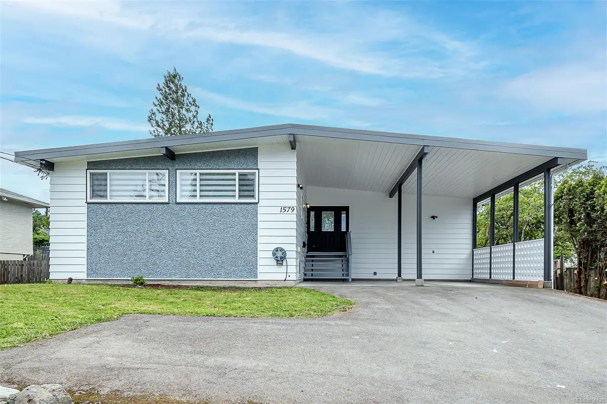 1579 Kenmore Rd, Saanich BC V8N 2E2