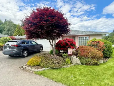 6111 Sayward Rd # 4, Duncan BC V9L 5J4