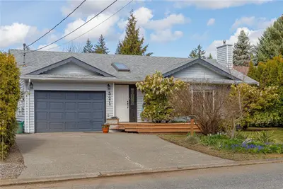 521 Wilrose Pl, Ladysmith BC V9G 1B1