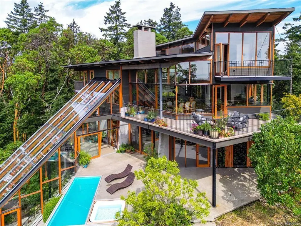 122 Jasper Rd, Salt Spring BC V8K 2X8