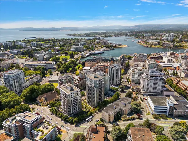 751 Fairfield Rd # 2001, Victoria BC V8W 4A4