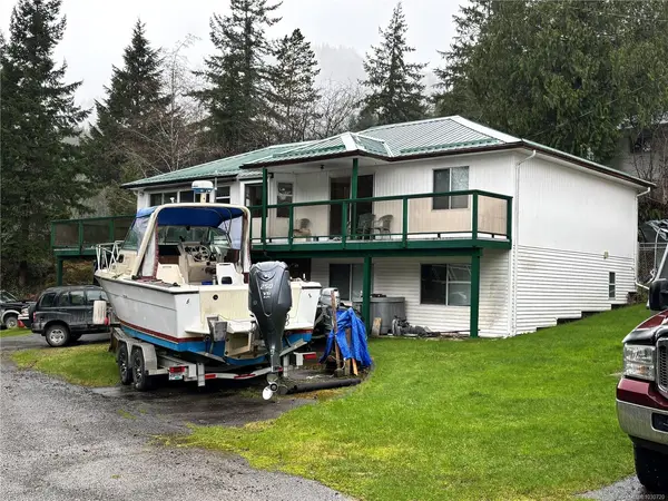 1068 Princess Victoria View, Tahsis BC V0P 1X0 - 5 bed, 2.0 bath in Tahsis