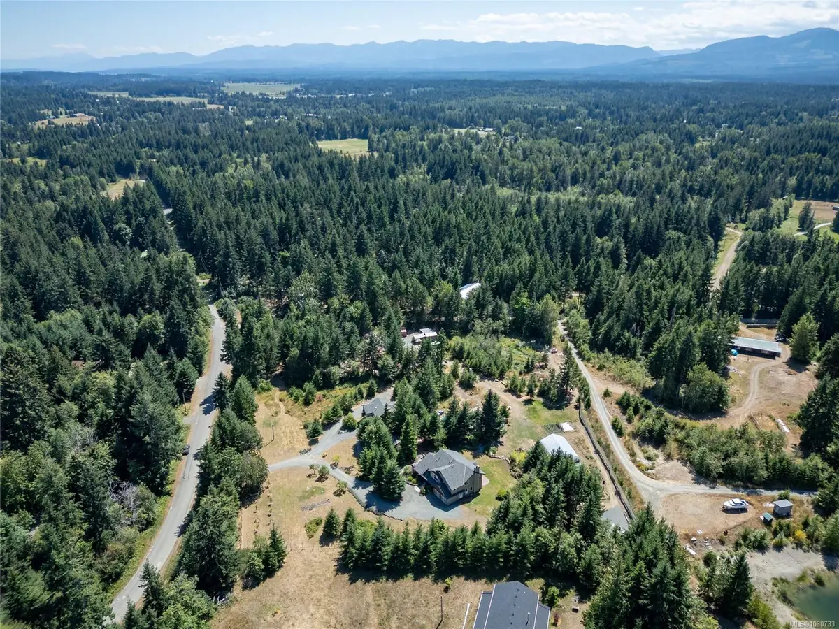 7455 Rodger Rd, Merville BC V0R 2M0