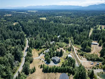 7455 Rodger Rd, Merville BC V0R 2M0