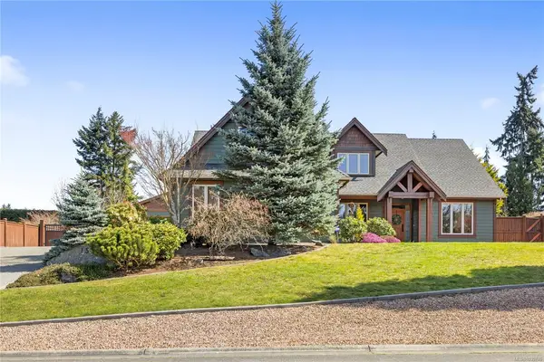 1520 Stone Lake Dr, Nanoose Bay BC V9P 9M6