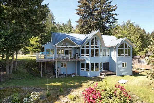207 Welbury Dr, Salt Spring BC V8K 2L7 - 3 bed, 2.0 bath in Salt Spring