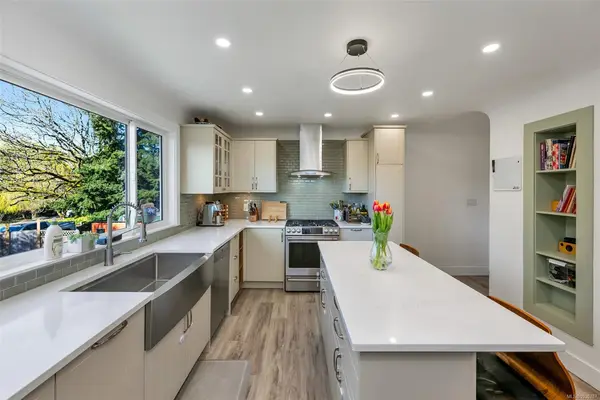 3111 Esson Rd, Saanich BC V8Z 4P5