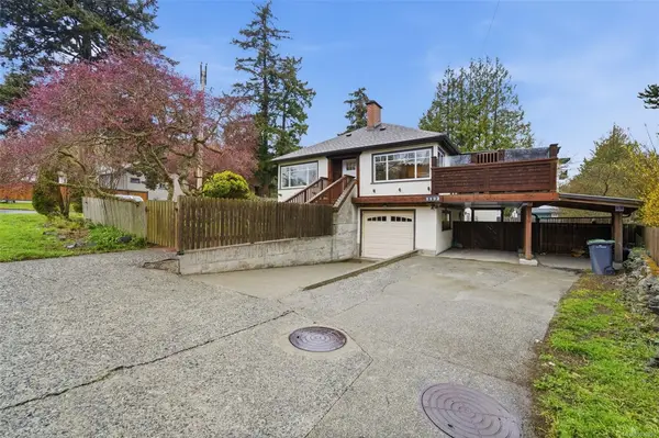 1122 Old Esquimalt Rd, Esquimalt BC V9A 4X5