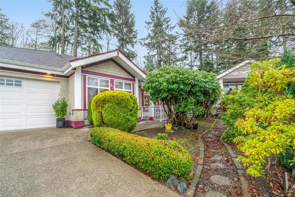 83 Bridgewater Lane, Parksville BC V9P 2V9