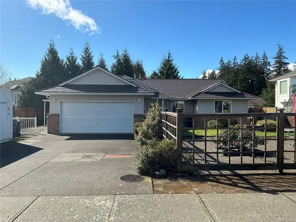 1331 Coast View Dr, Comox BC V9M 3S7 - 3 bed, 2 bath in Comox