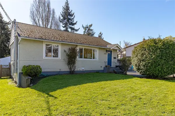 2951 Cedar Hill Rd, Victoria BC V8T 3H8