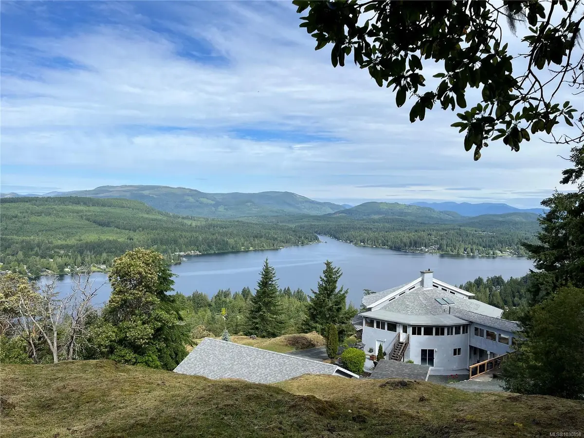 1828 Strathcona Hts, Shawnigan Lake BC V8H 2A9
