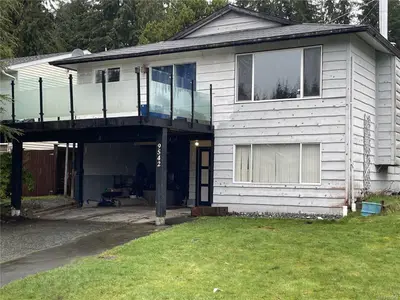 9542 Scott St, Port Hardy BC V0N 2P0