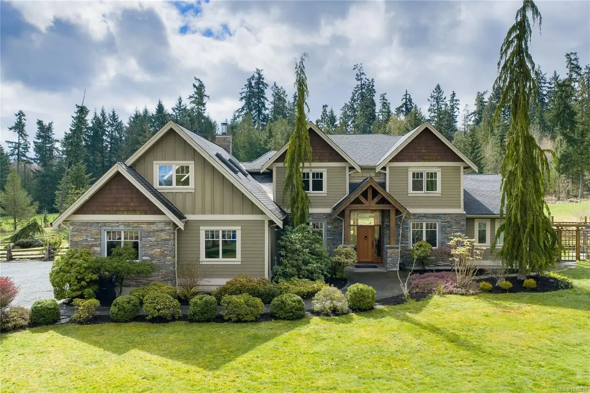 1100 Matuka Dr, Nanoose Bay BC V9P 9L3