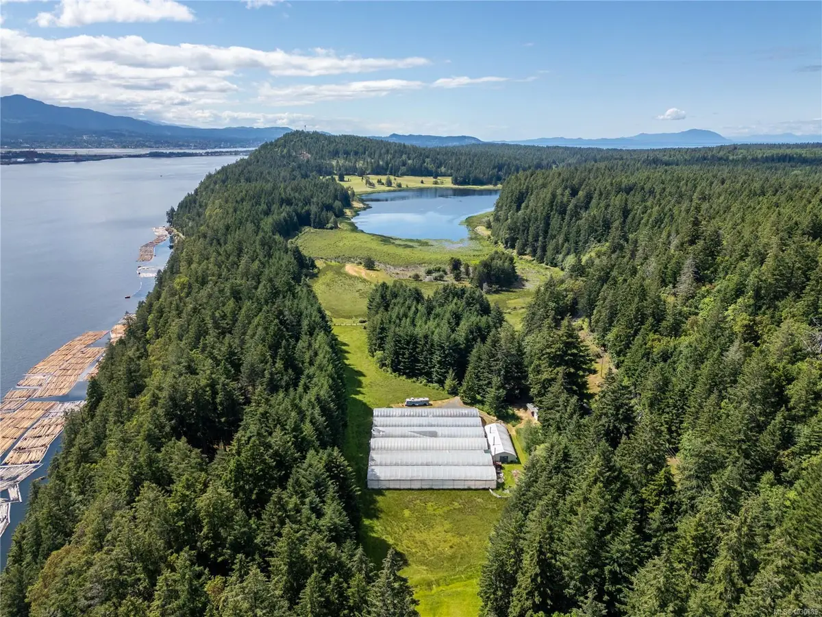 909 South Rd, Gabriola Island BC V0R 1X0