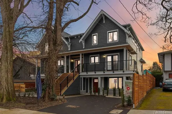 1789 Emerson St # 1, Victoria BC V8R 2C2