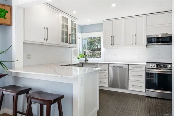 730 Burnside Rd W, Saanich BC V8Z 1N1