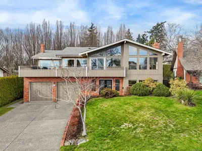 890 Denford Cres, Saanich BC V8X 4N1