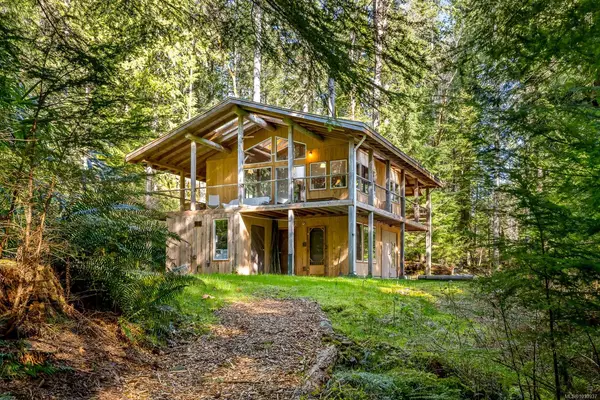421 Whaletown Rd, Cortes Island BC V0P 1Z0