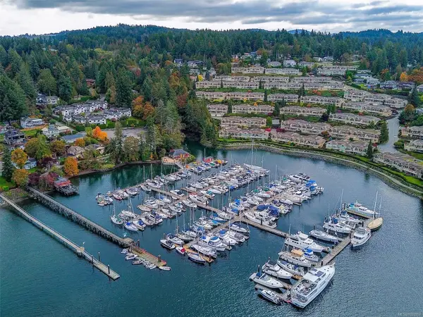 6880 Wallace Dr # 104, Central Saanich BC V0S 1A0 - 3 bed, 3 bath in Central Saanich