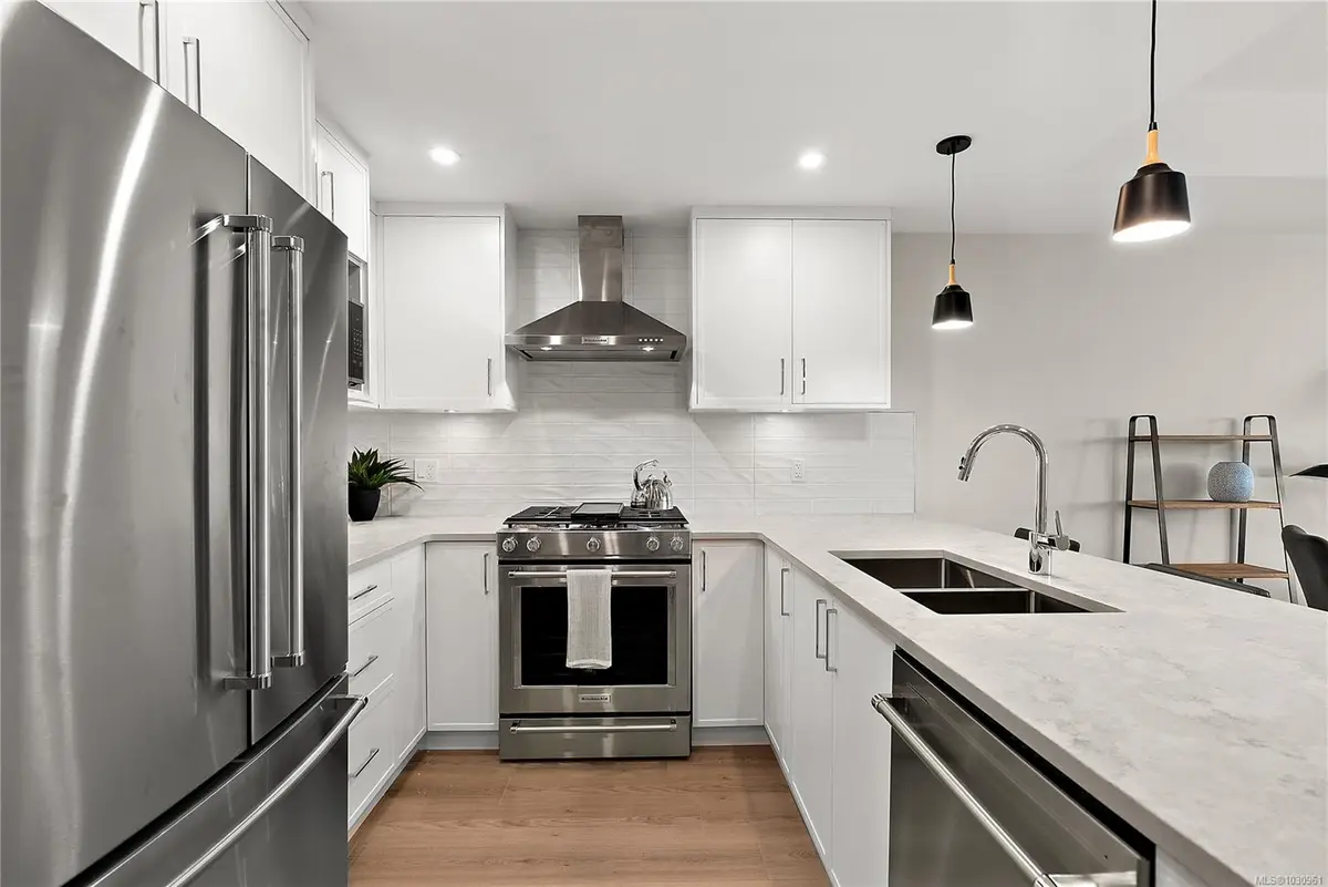 2520 Hackett Cres #404, Central Saanich BC V8M 0C5