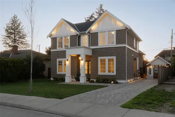 2218 Kinross Ave, Oak Bay BC V8R 2N5 — Pending Sale in Oak Bay
