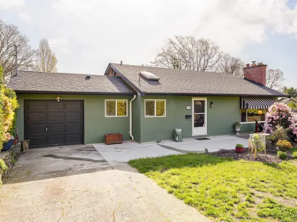 3615 Doncaster Dr, Saanich BC V8P 3W5