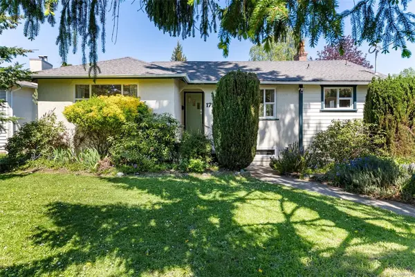 1728 Kenmore Rd, Saanich BC V8N 2E7
