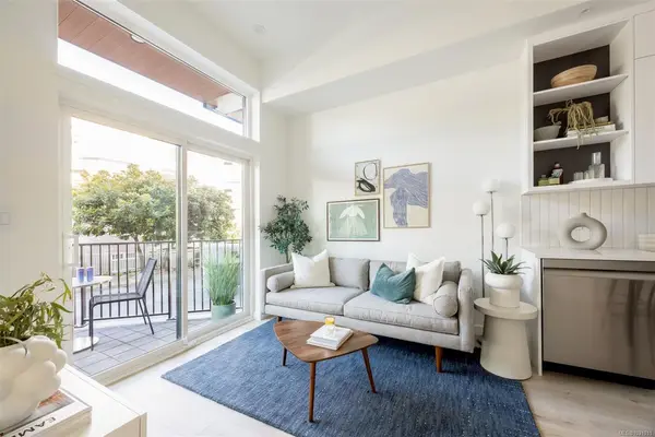 1075 Tillicum Rd # 104, Esquimalt BC V9A 2A4