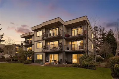2427 Amherst Ave # 304, Sidney BC V8L 2H1