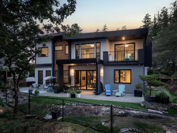 4673 Boulderwood Dr, Saanich BC V8Y 2P8