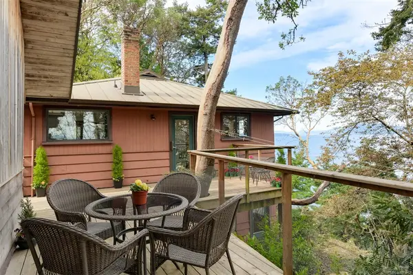 618 Lands End Rd, North Saanich BC V8L 5K9