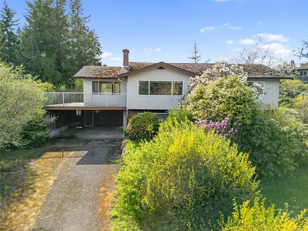 2133 Panaview Hts, Central Saanich BC V8M 1M2